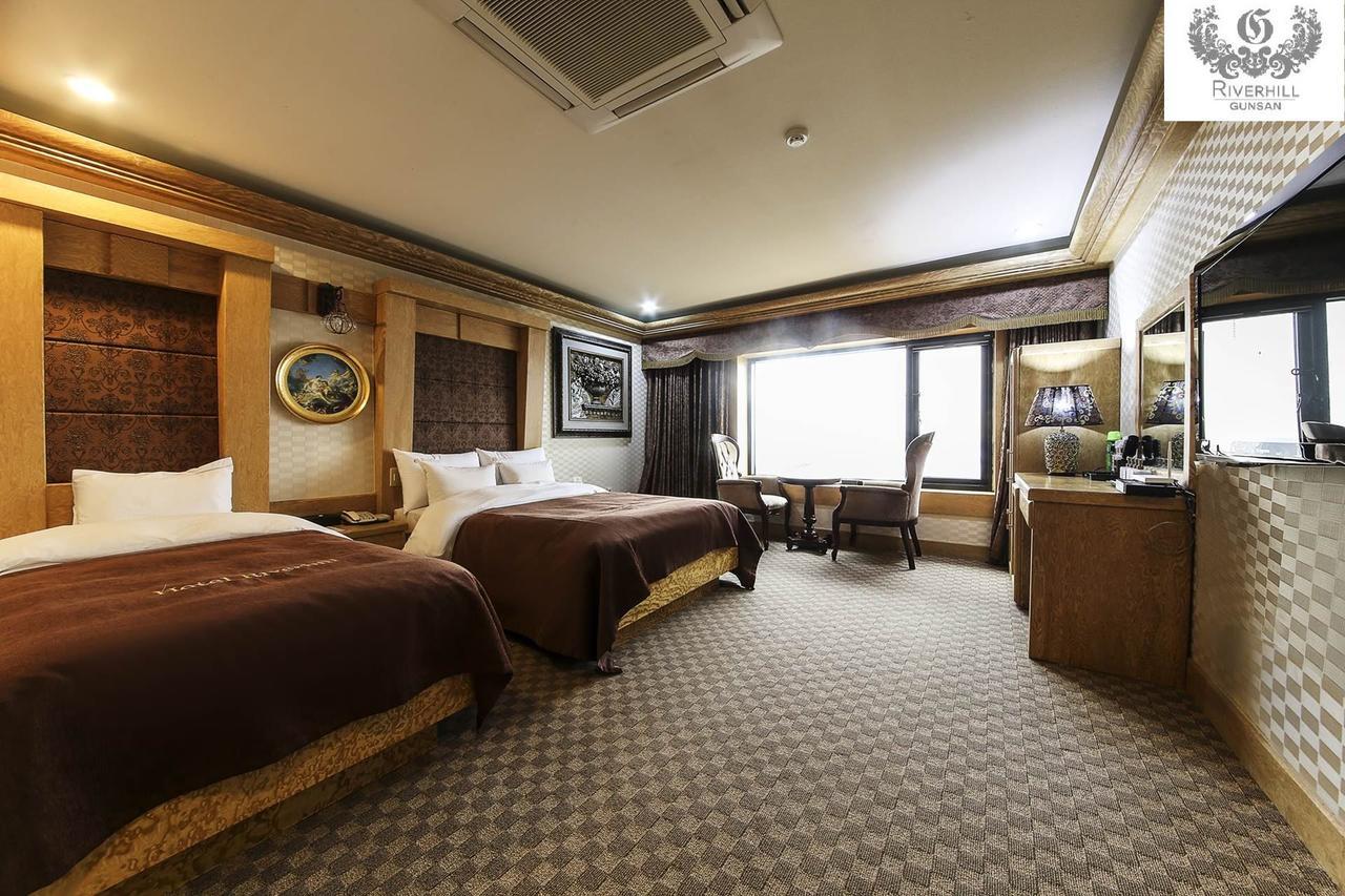 Gunsan River Hill Tourist Hotel Exterior photo