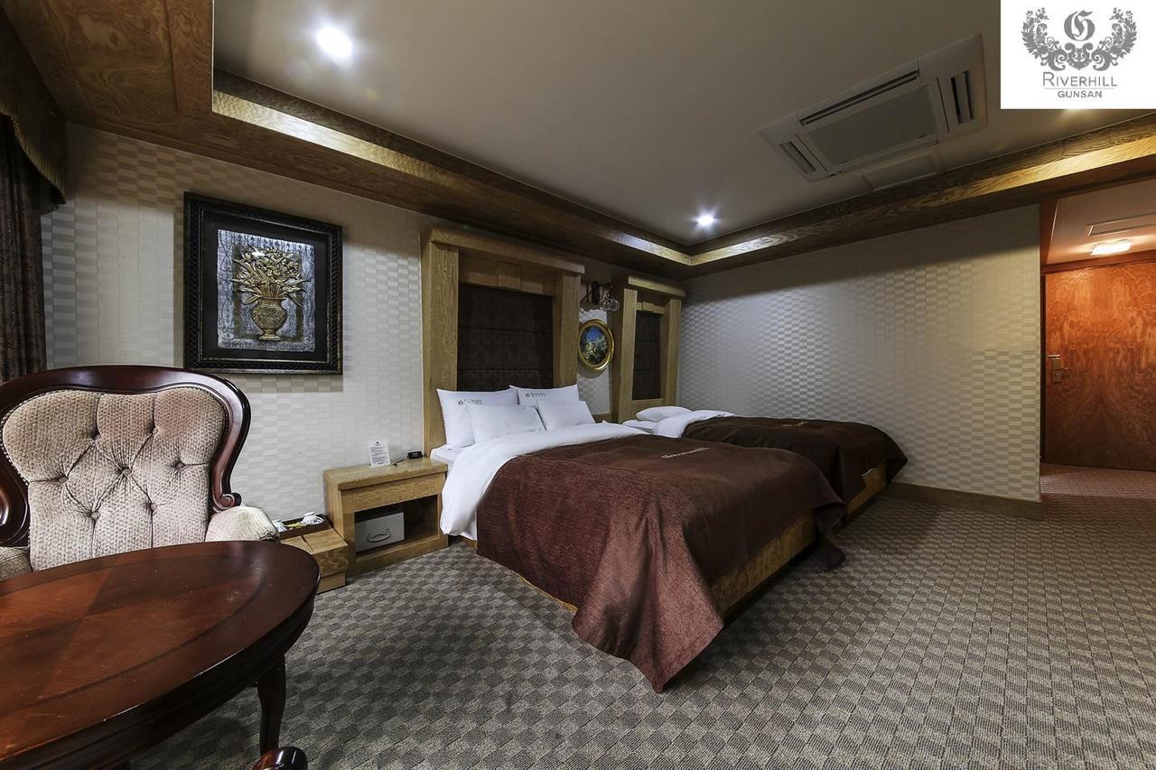 Gunsan River Hill Tourist Hotel Exterior photo