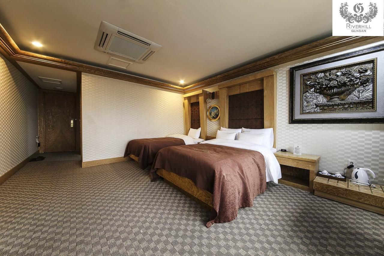 Gunsan River Hill Tourist Hotel Exterior photo