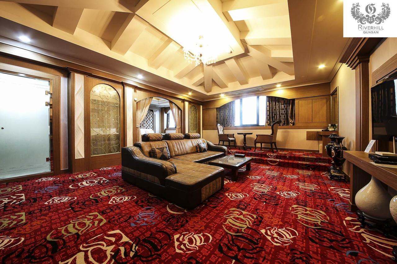 Gunsan River Hill Tourist Hotel Exterior photo