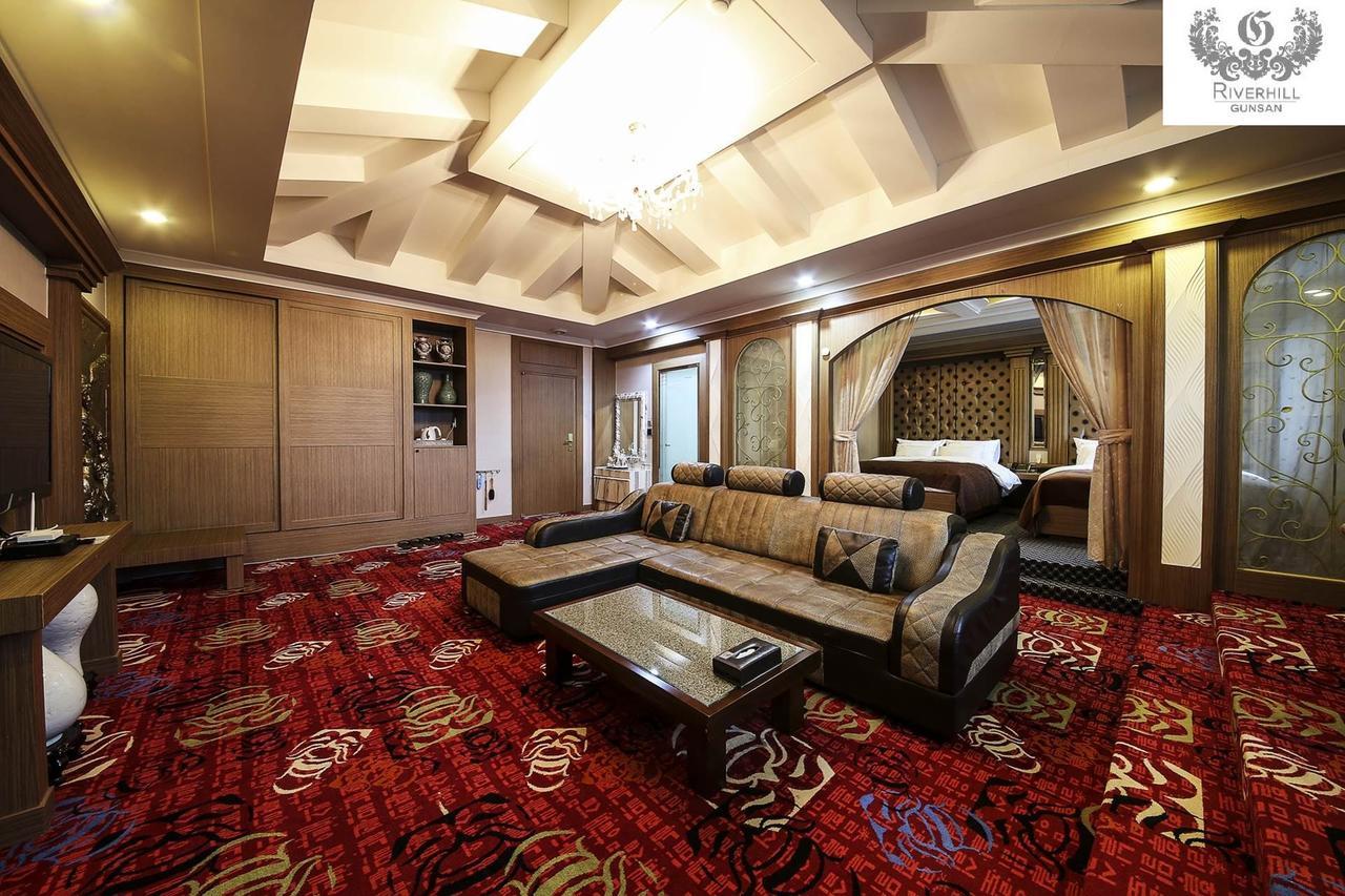 Gunsan River Hill Tourist Hotel Exterior photo